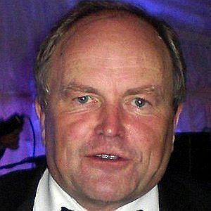 clive anderson height age feet celebsages tall cm birth name famous