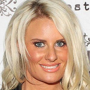Age Of Danielle Armstrong biography
