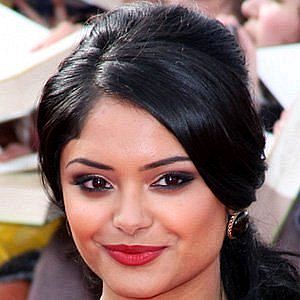 Age Of Afshan Azad biography