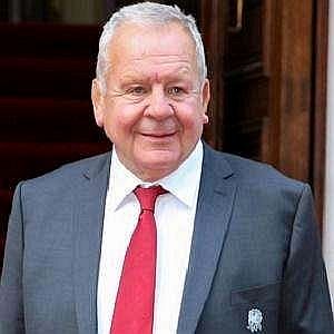 Age Of Bill Beaumont biography