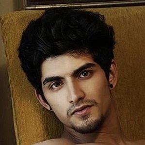 Age Of Mohit Bhat biography