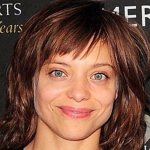 Age Of Lizzie Brochere biography
