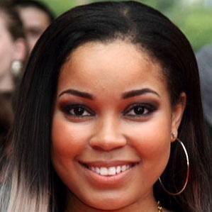 Age Of Dionne Bromfield biography