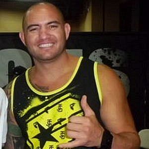 Age Of Travis Browne biography
