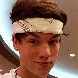 Age Of Taylor Caniff biography