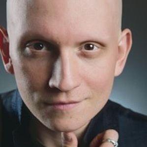 Age Of Anthony Carrigan biography