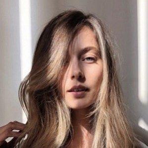 Age Of Cait Del Mar biography