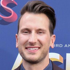 Age Of Russell Dickerson biography