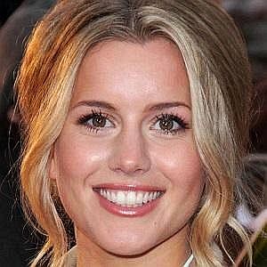 Age Of Caggie Dunlop biography