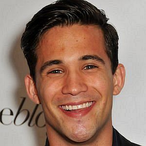 Age Of Dez Duron biography