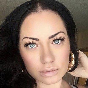 Age Of Elke the Stallion biography