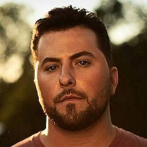 Age Of Tyler Farr biography