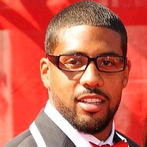 Age Of Arian Foster biography