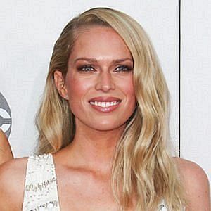 Age Of Erin Foster biography