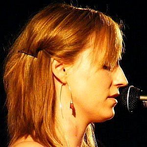 Age Of Julie Fowlis biography