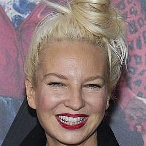 Age Of Sia biography