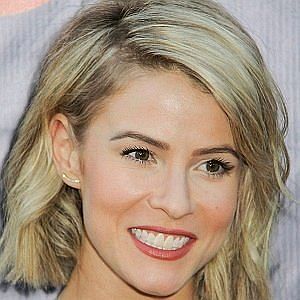 Age Of Linsey Godfrey biography