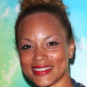 Age Of Angela Griffin biography