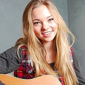 Age Of Taylor Hickson biography