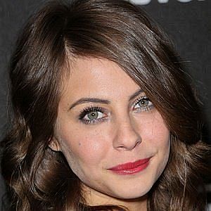 Age Of Willa Holland biography