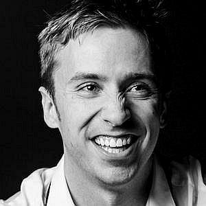 Age Of Peter Hollens biography