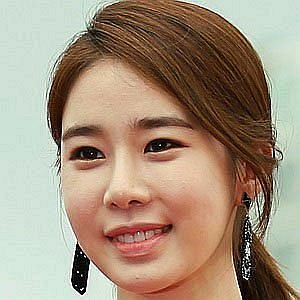 Age Of Yoo In-na biography