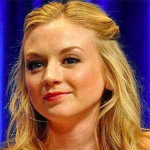 Age Of Emily Kinney biography