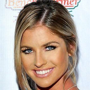 Age Of Carly Lauren biography