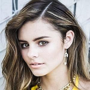 Age Of Jacquie Lee biography