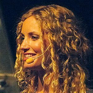 Age Of Suzannah Lipscomb biography