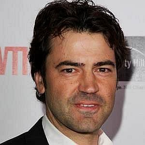 Age Of Ron Livingston biography