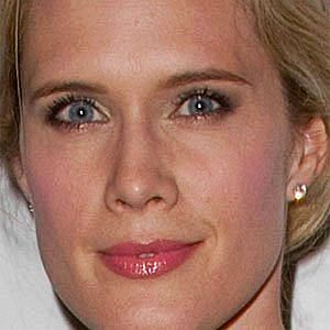 Age Of Stephanie March biography