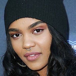 Age Of China Anne McClain biography