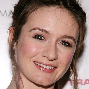 Age Of Emily Mortimer biography
