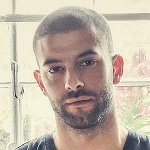 Age Of Darcy Oake biography