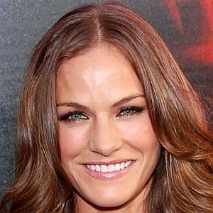 Age Of Kelly Overton biography