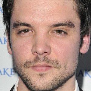Age Of Andrew Lee Potts biography