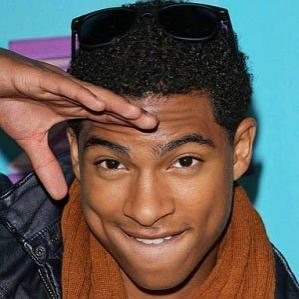 Age Of Arin Ray biography