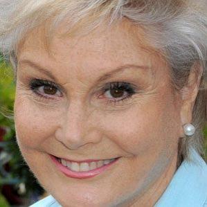 Age Of Angela Rippon biography
