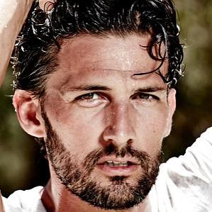 Age Of Tim Robards biography