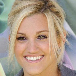 Age Of Ashley Roberts biography