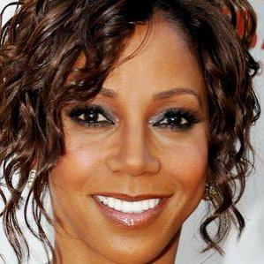 Age Of Holly Robinson Peete biography