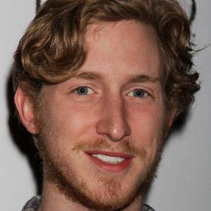 Age Of Asher Roth biography