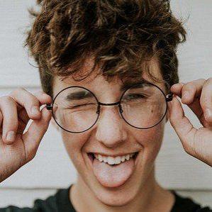 Age Of Hunter Rowland biography
