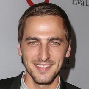 Age Of Kendall Schmidt biography