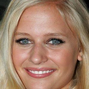 Age Of Carly Schroeder biography