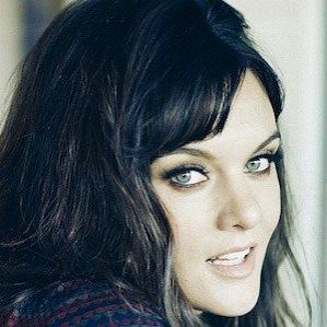 Age Of Frankie Shaw biography