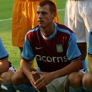 Age Of Steve Sidwell biography
