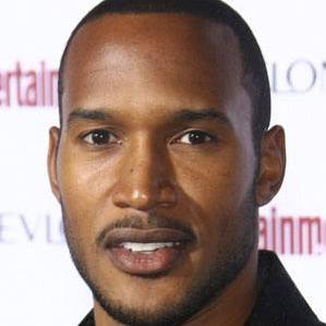 Age Of Henry Simmons biography