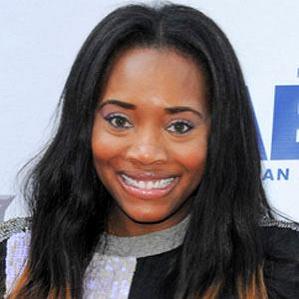 Age Of Yandy Smith biography